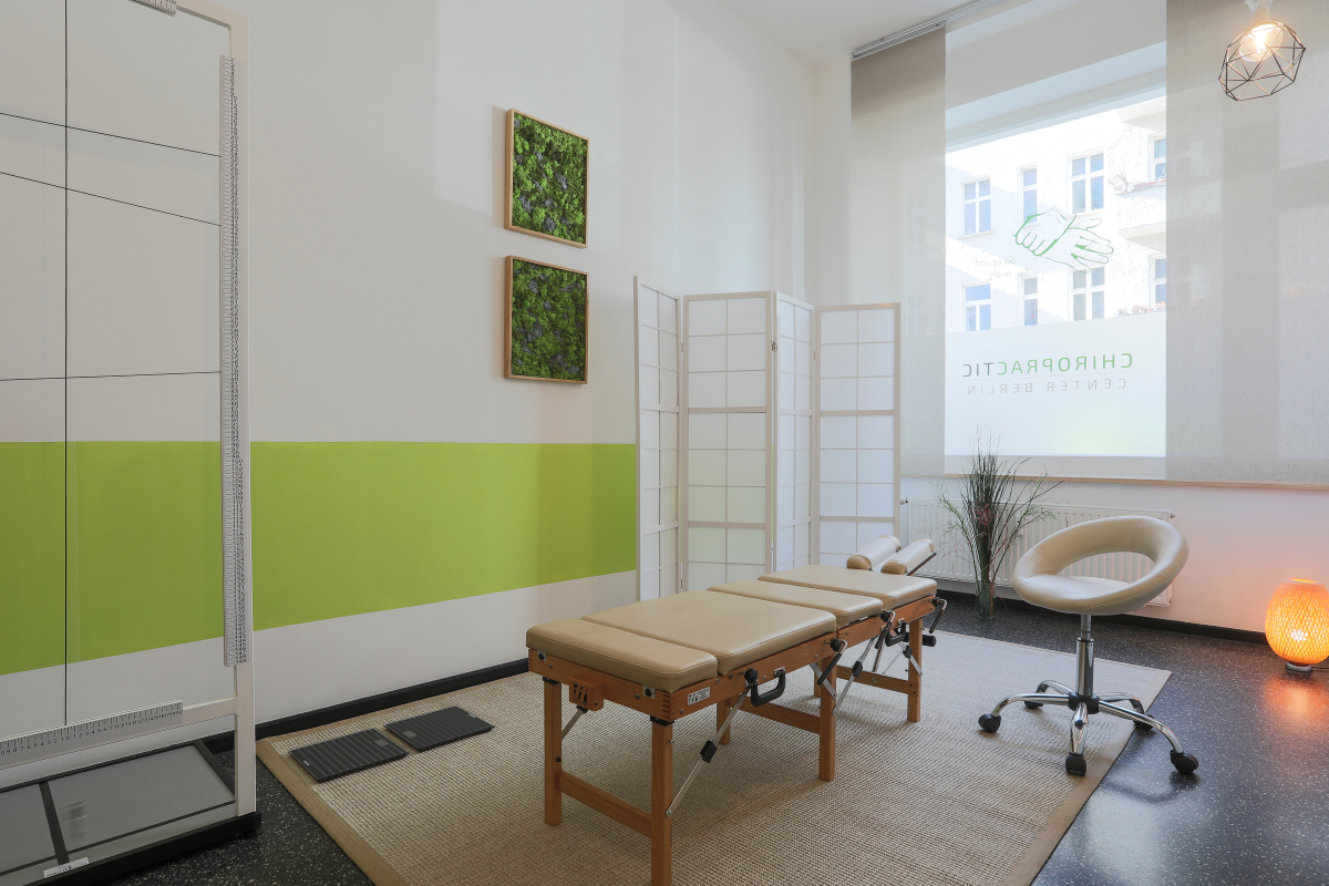 Untersuchungsraum im Chiropractic Center Berlin